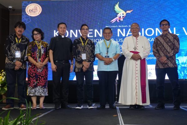 Konvensi Nasional V PUKAT Resmi Dibuka : Membangun Ekonomi Berkeadilan dan Menumbuhkan Solidaritas PEMBUKAAN KONVENAS PUKAT KE 5 SAMARINDA